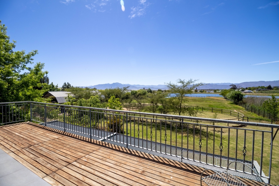 4 Bedroom Property for Sale in Riebeek Kasteel Western Cape